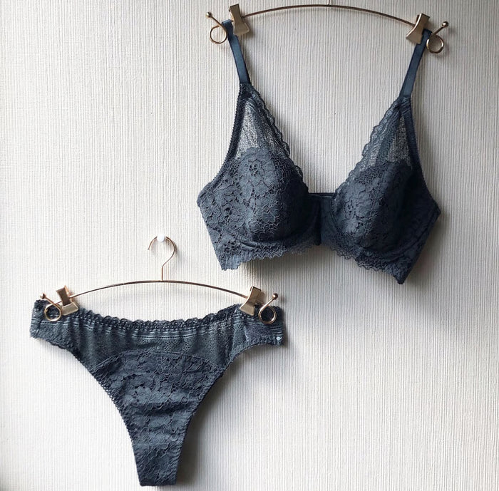 Violet Thong | Forest Green