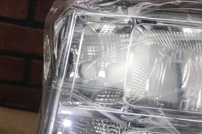 2007-2014 GMC Sierra 1500 Front Left Driver Side Headlight Assembly