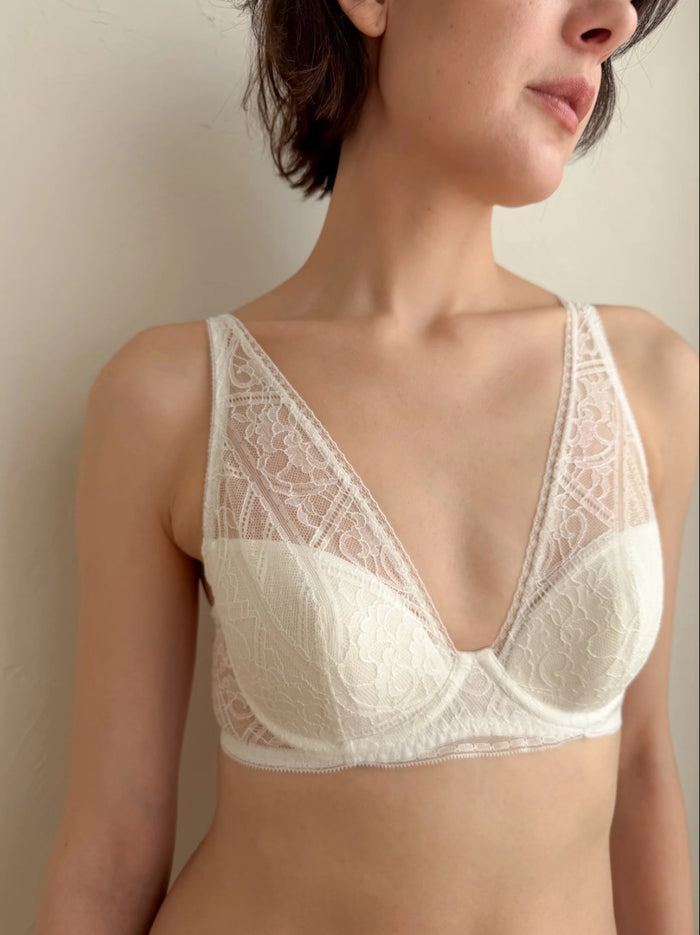 Amary Plunge Underwire Bra | White