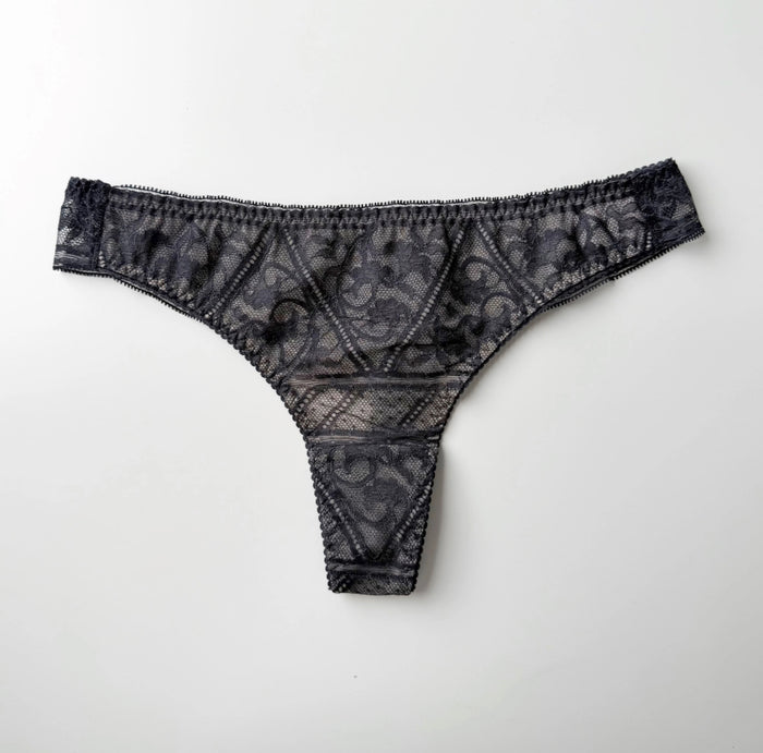 Amary Thong | Charcoal (Pink lining)