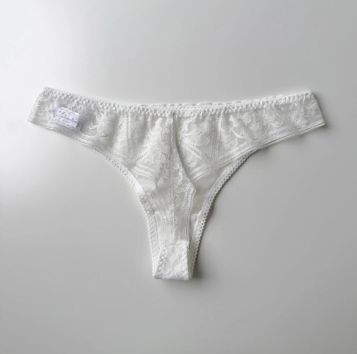 Amary Thong | White