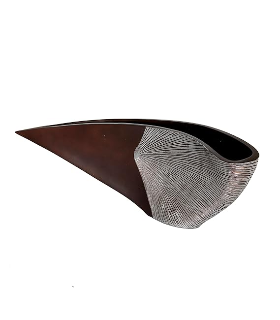Premium teak vase lifestyle preview