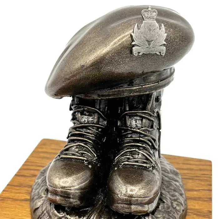 Pewter Badge / Intelligence Corps