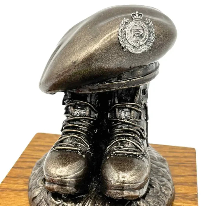Pewter Badge / Royal Engineers (Queens)