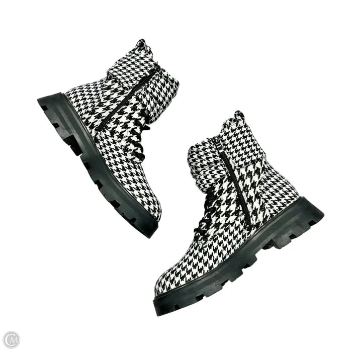 Boots Combat By Betsey Johnson In Black & White, Size: 8.5