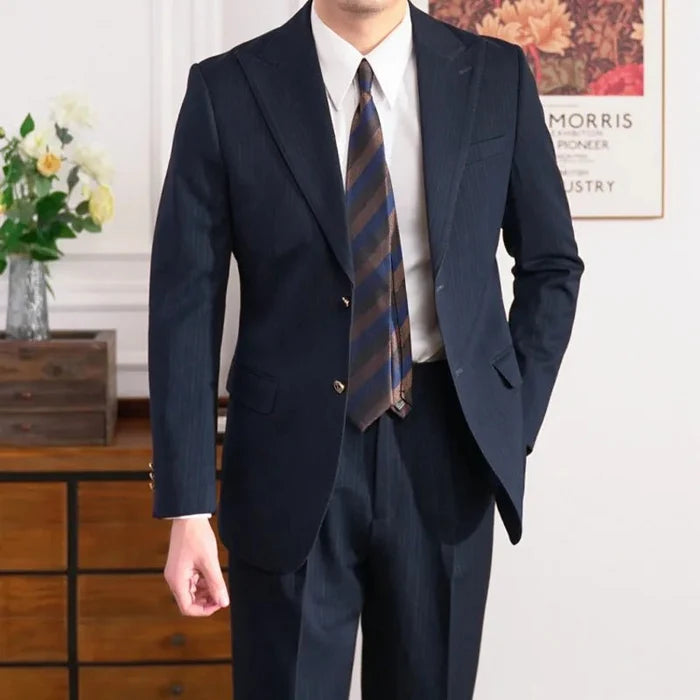 Navy blue suit / XS