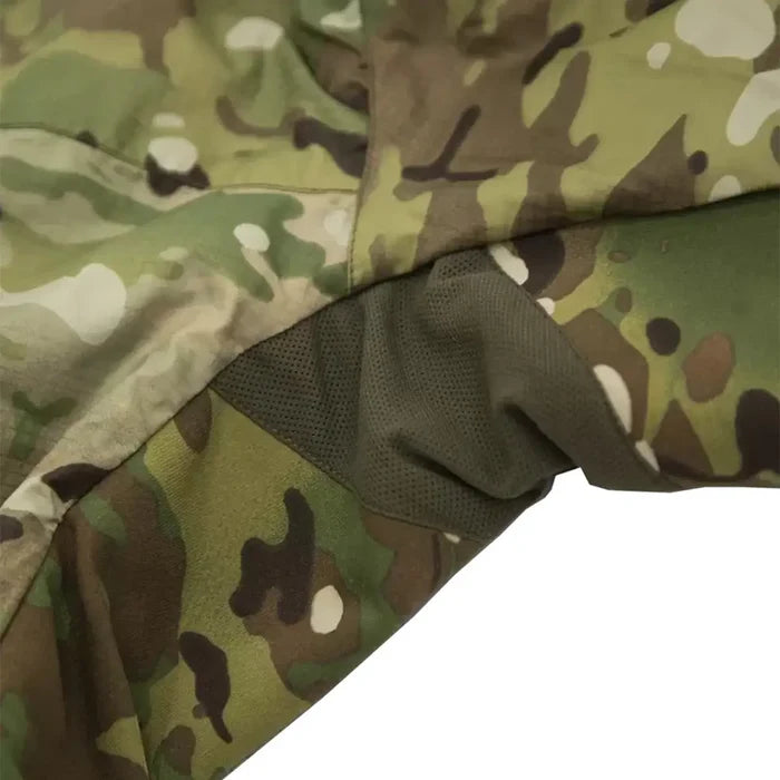 Detailed view of Carinthia TLG Jacket G-Loft Multicam underarm ventilation, ensuring breathability and comfort during outdoor activities.  from  John Bull Clothing
