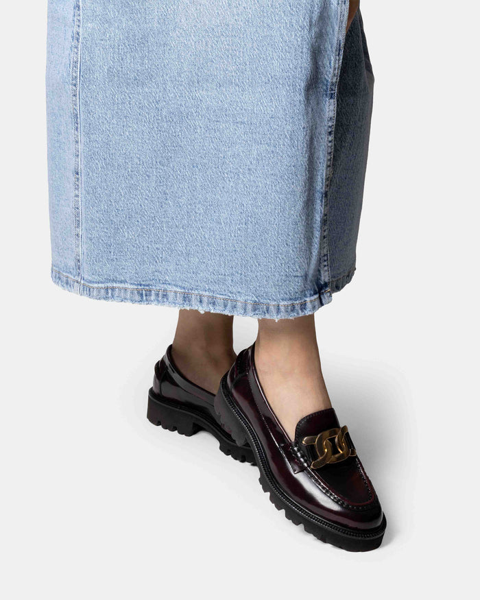 CATRINA mocasín loafer mujer burgundy vista lateral suela ligera