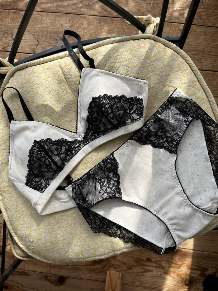 Cotelia Triangle Bralette | Ivory