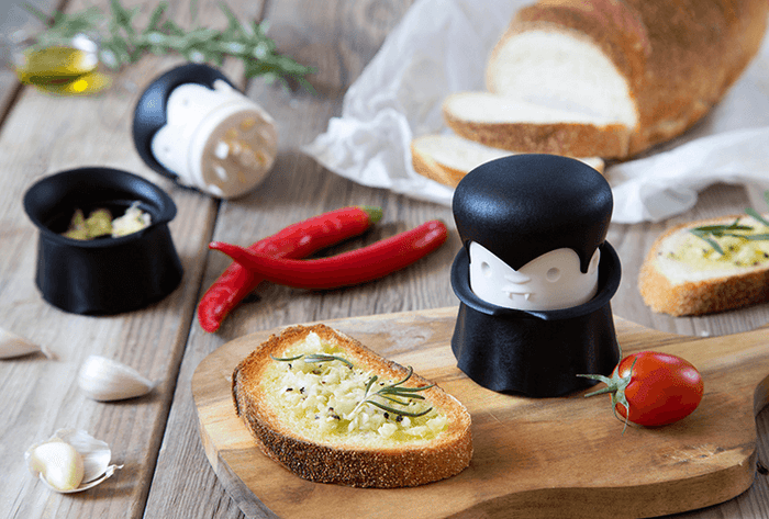 Gracula Garlic Crusher