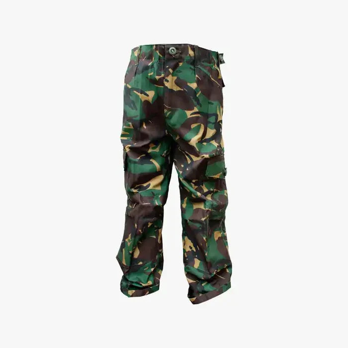 Olive green kids T-shirt with short sleeves, simple crew neck, casual military-inspired style for outdoor activities