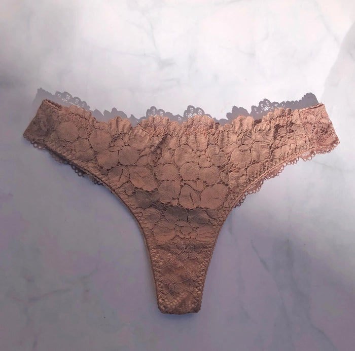 Peony Thong | Moca