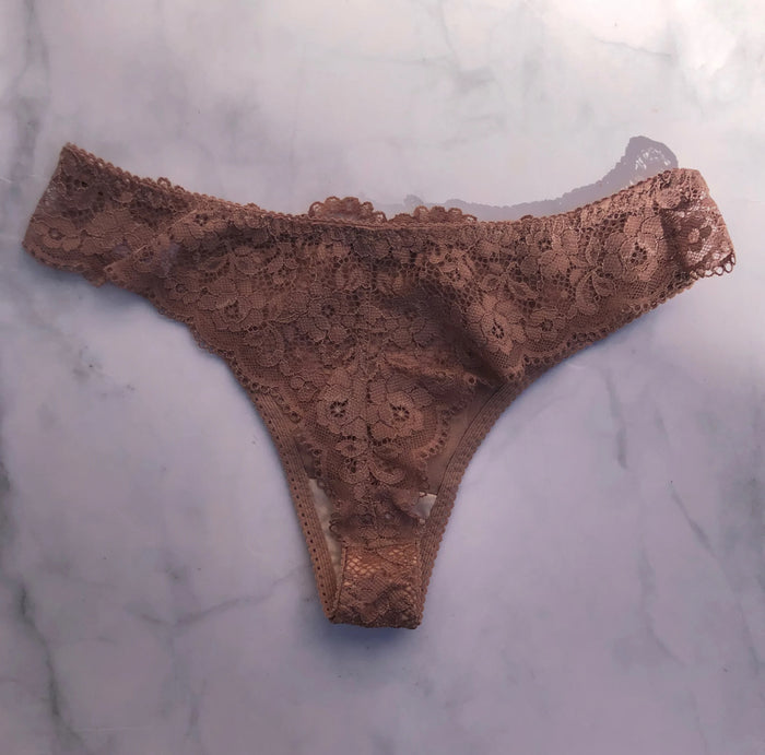 Peony Thong | Moca