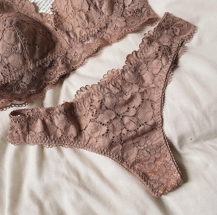 Peony Thong | Moca