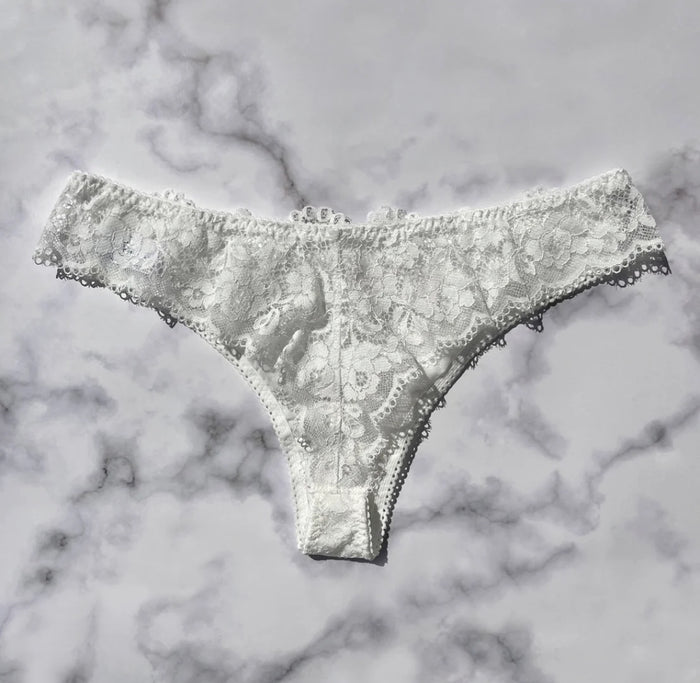 Peony Thong | White