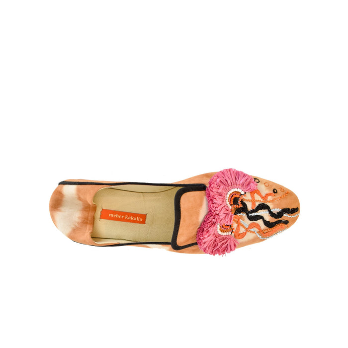 Handcrafted RIO moccasins with unique tie-dye leather and eco-friendly Raffia embroidery. Comfortable and chic.