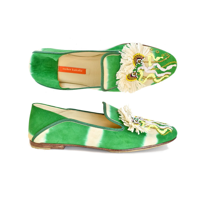 Meher Kakalia RIO Moccasin in Kelly Green, handcrafted with eco-friendly Raffia and vibrant tie-dye leather.