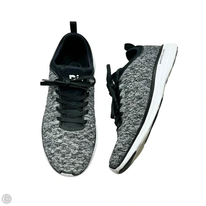 Shoes Designer By Apl In Black & White, Size: 8.5