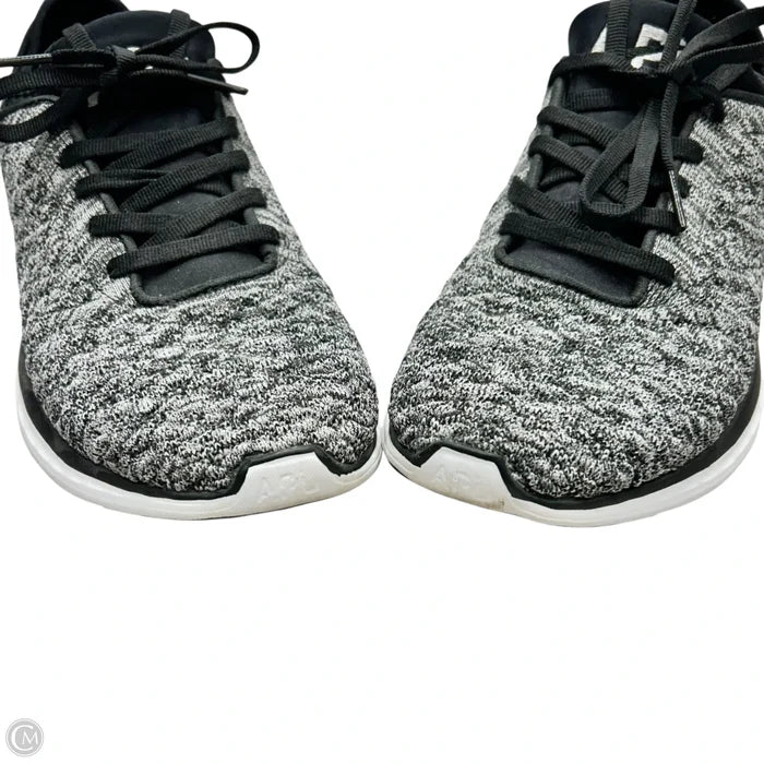 Shoes Designer By Apl In Black & White, Size: 8.5