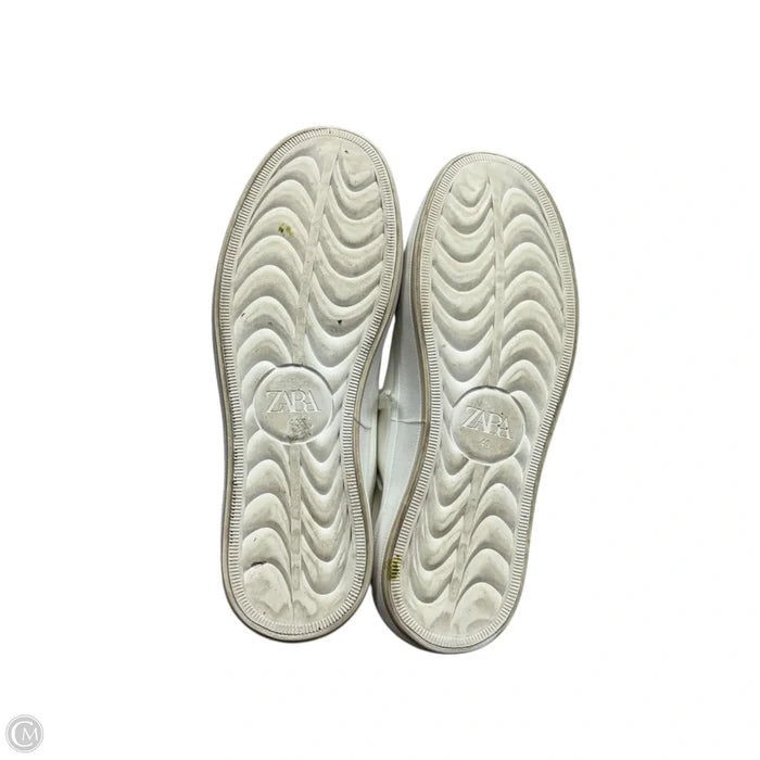 Shoes Sneakers By Zara In White, Size: 9.5