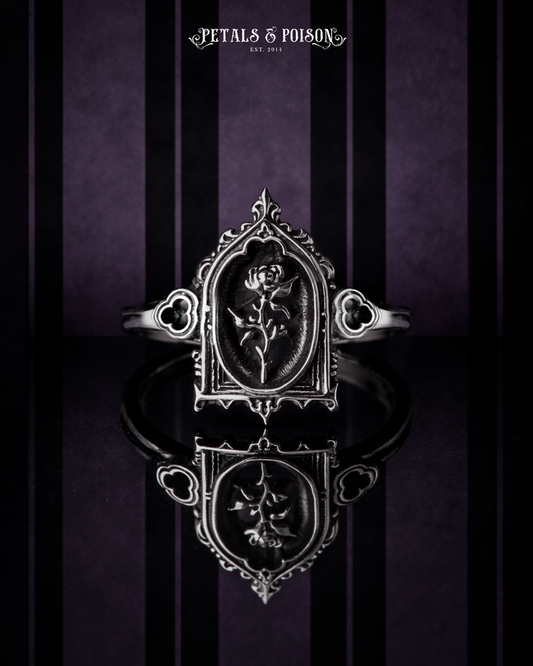 The "Lenore's Tomb” Curio Ring