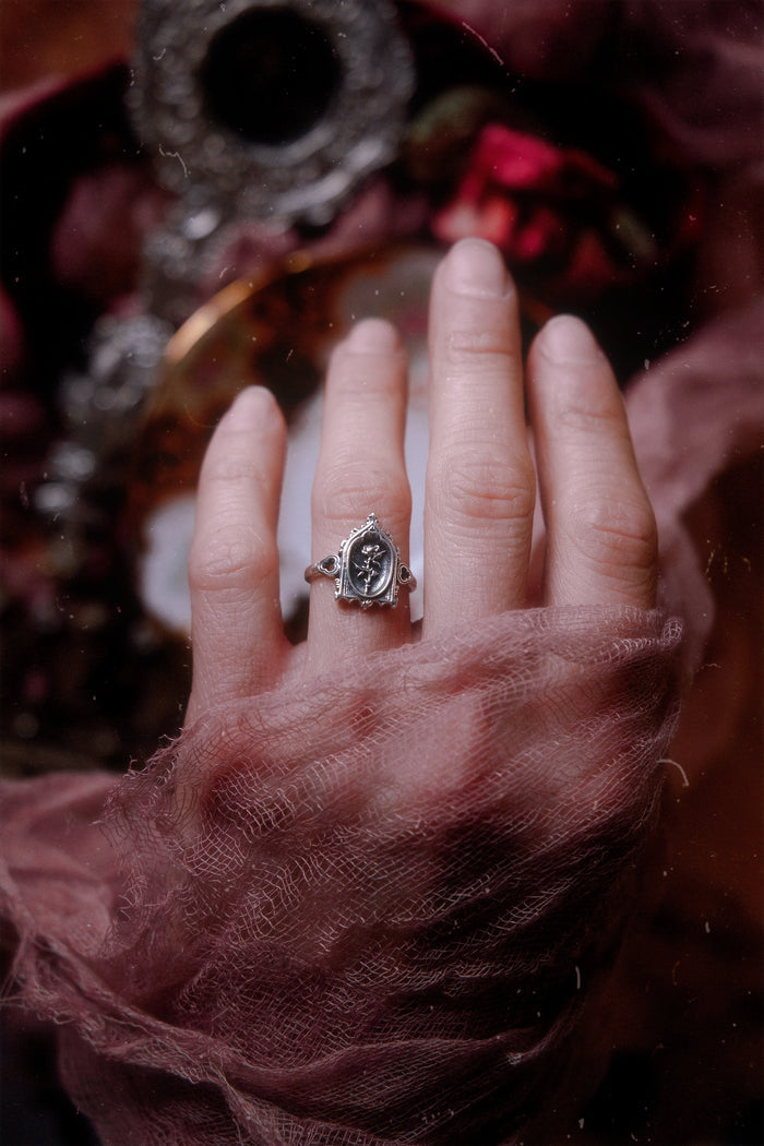 The "Lenore's Tomb” Curio Ring