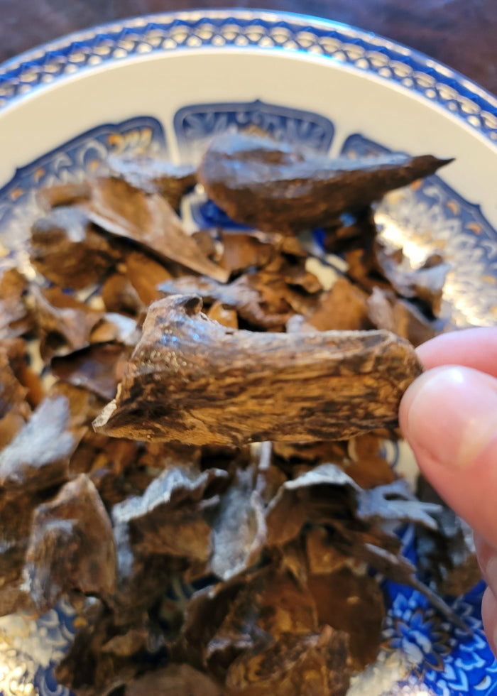 Vietnamese 100% pure natural, super king AAA+ agarwood - theperfumist